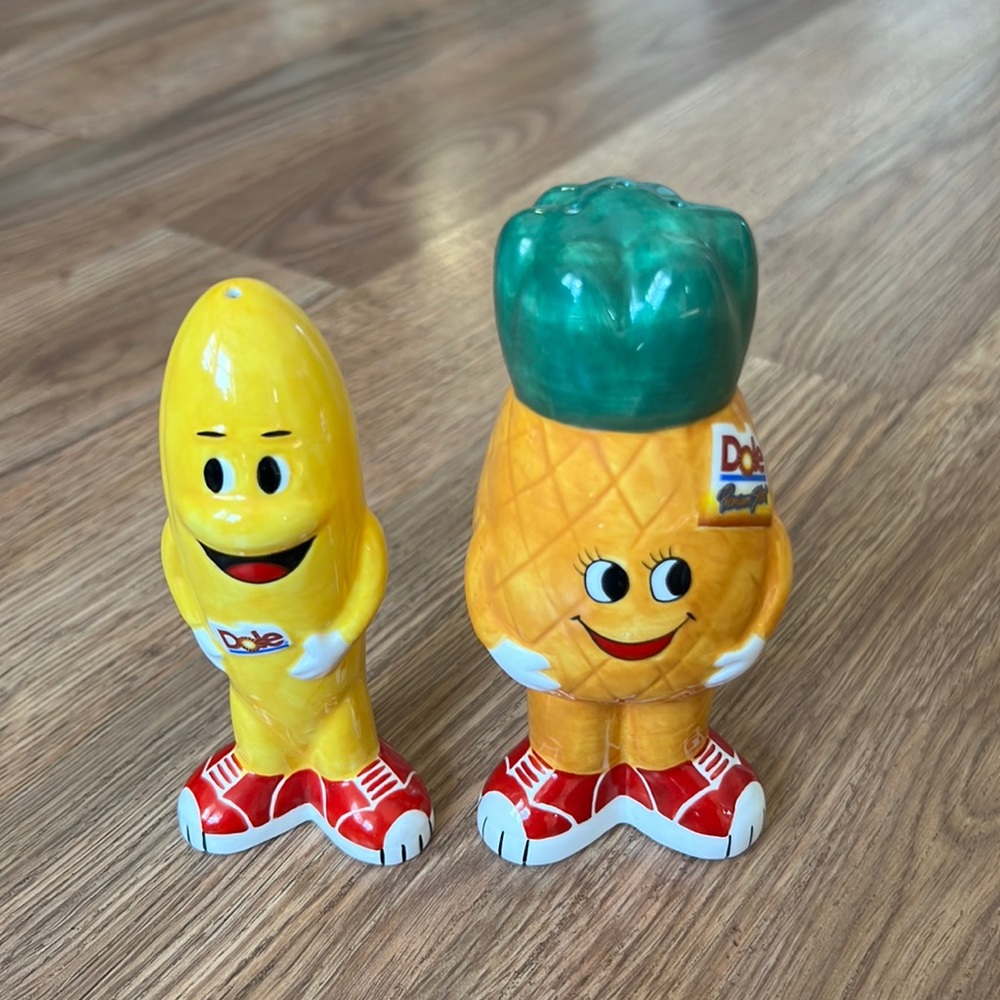 Dole Pineapple and Banana salt and pepper shakers 2001